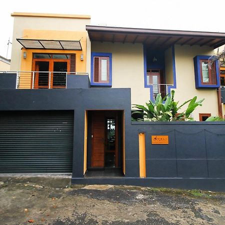 Oyo 437 Amali Residence Nugegoda Exteriör bild