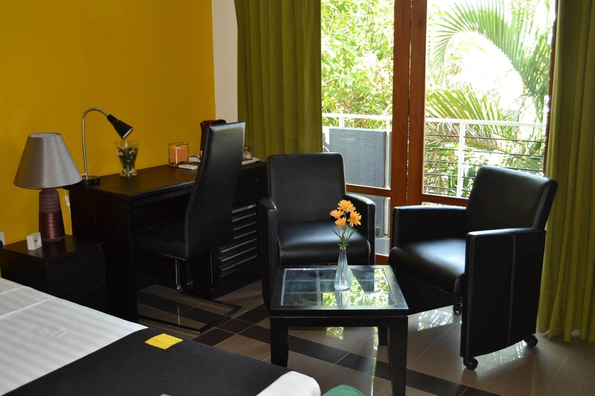 Oyo 437 Amali Residence Nugegoda Exteriör bild