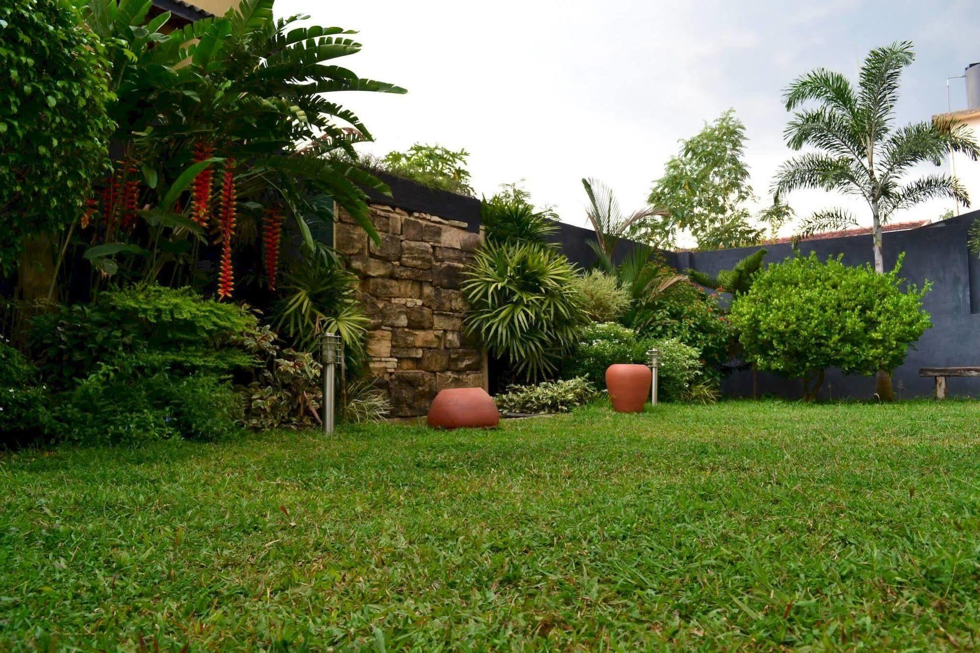 Oyo 437 Amali Residence Nugegoda Exteriör bild