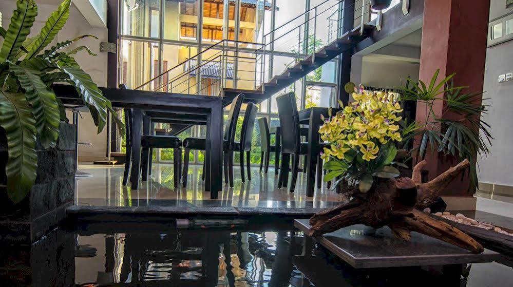 Oyo 437 Amali Residence Nugegoda Exteriör bild